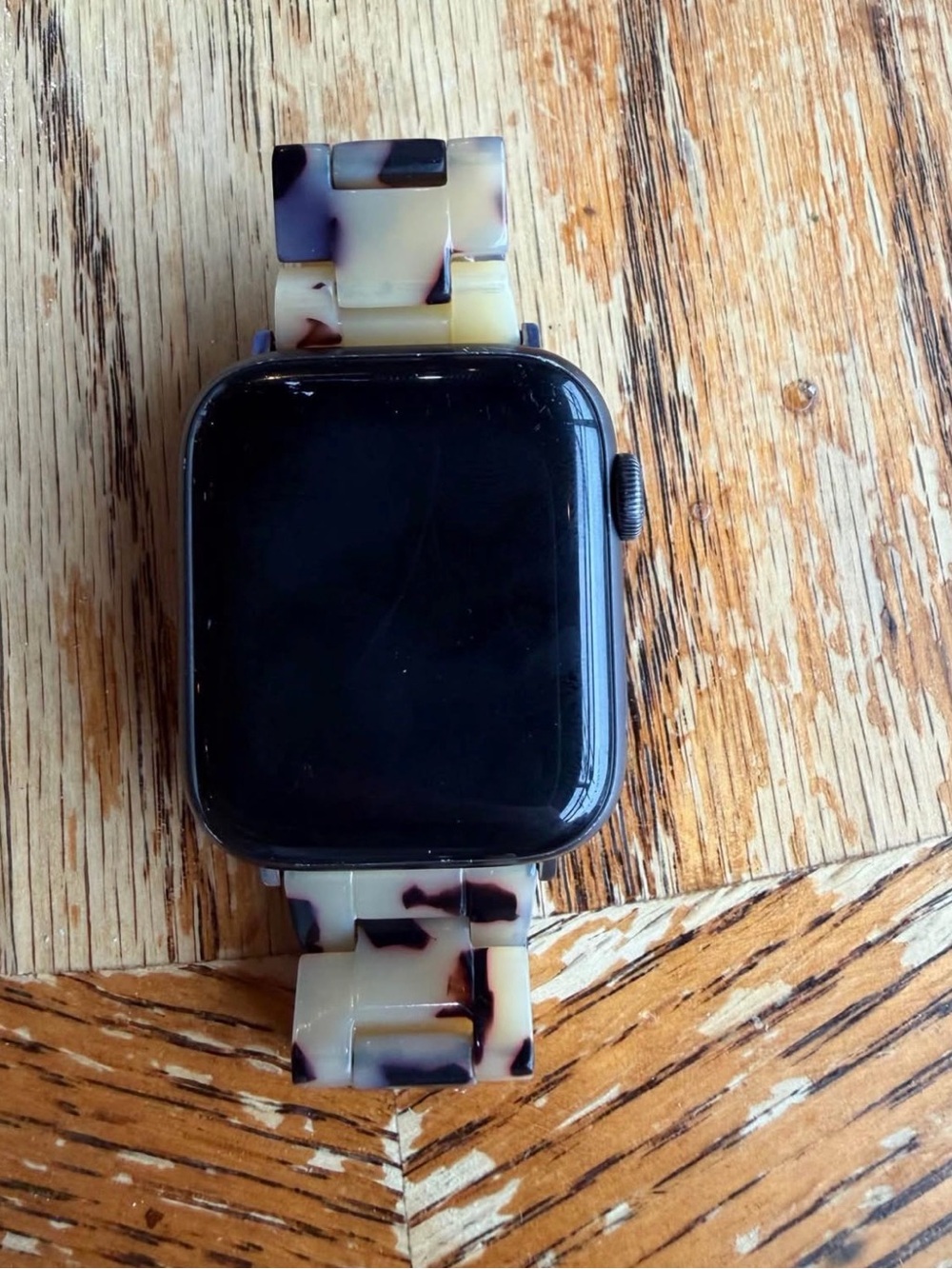 Black Apple Watch SE 44mm with Tortoiseshell Resin Band